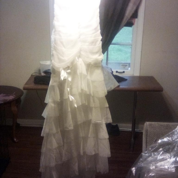 Wedding dress - Picture 6 of 7